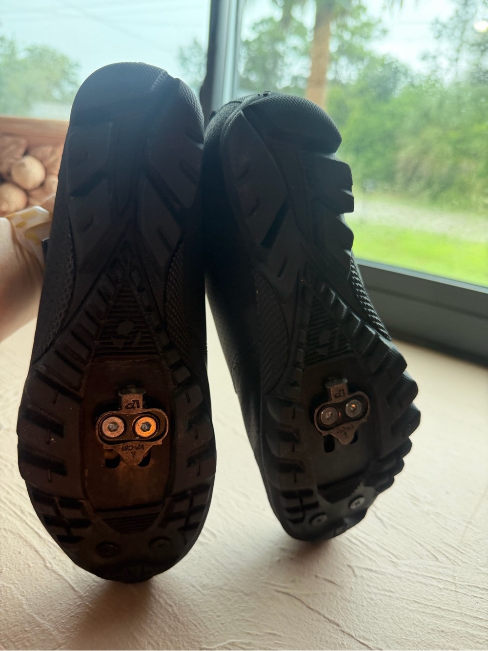 Bontrager Black Quantum Mountain Bike Shoes three-strap hook loop Closure SZ 6 - Picture 10 of 11